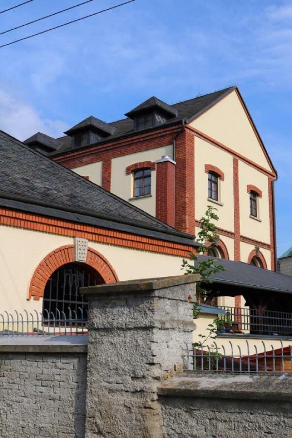Penzion A Pivnice Varna Velka Bystrice Exterior photo